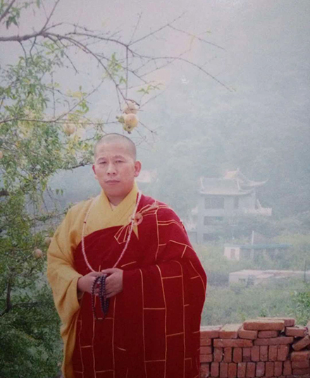 照 片